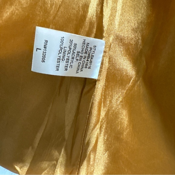 Entro faux fur vest Size large - Picture 5 of 5